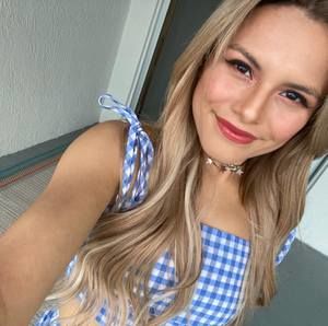 Meet your Posher, Adriana